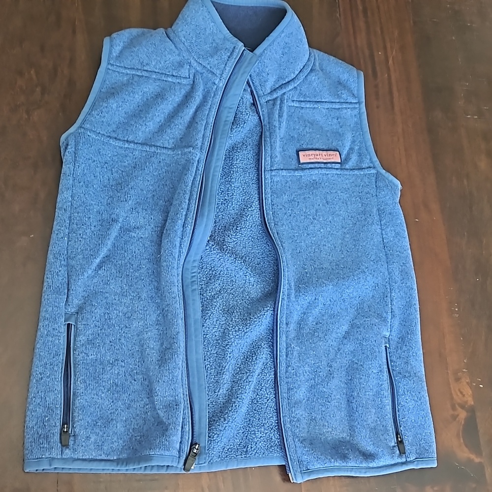 Vineyard Vines blue Vest, Boys size M (12-14)